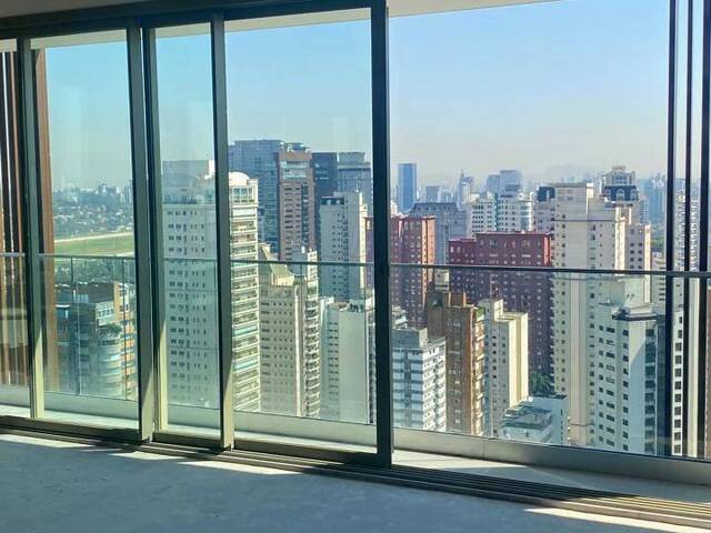 #563 - Apartamento para Venda em São Paulo - SP